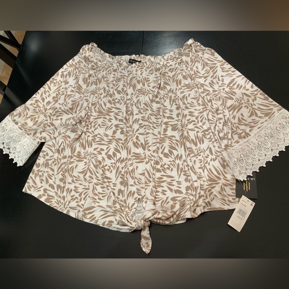 New I.N. Studio Top 3 XL Embroidered Lace Sleeve Elastic Round Neck Stretch